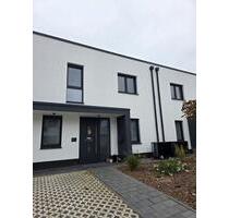 Doppelhaushälfte zu vermieten. - 1.600,00 EUR Kaltmiete, in Lübbecke (PLZ: 32312)