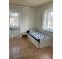 Kleine vollmöblierte Wohnung für 1 Person. Ideal für Pendler - Hanau Großauheim