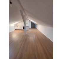Helle, komplett sanierte 1-Zimmer Dachgeschosswohnung in Wernau - Wernau (Neckar)