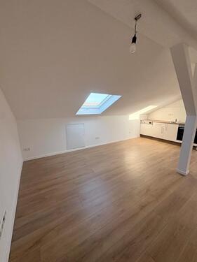 Foto - 1 Zimmer Dachgeschoßwohnung zur Miete in Wernau (Neckar)