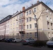 Großzügige 2-Zimmer mit Laminat und Wannenbad in guter Lage - Chemnitz Bernsdorf