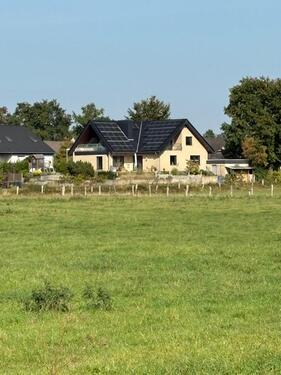 Foto - Familienfreundliches Ein-Zweifamilienhaus in Altgarbsen