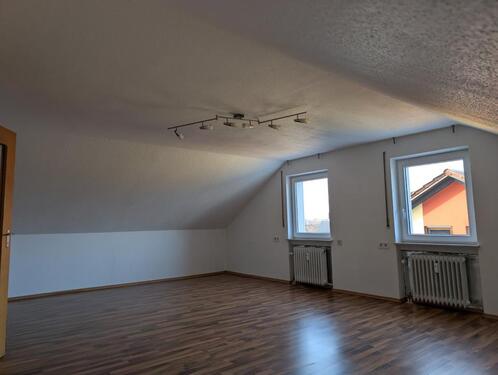 Foto - DG-Wohnung zur Miete in Waldbüttelbrunn