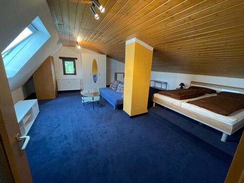 Foto - Möblierte 1 Zimmer DG-Wohnung für StudentenAzubis