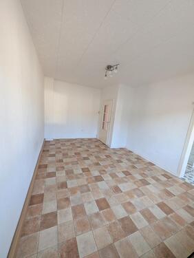 Foto - Helle 2-Zi-Whg + Balkon, 2. Stock. Ideal für Renovierer. 1. Monat MIETFREI!