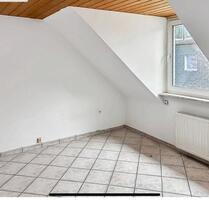 Schöne 3-Zimmer DG Wohnung in ALTENHAGEN zur Miete