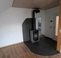 4-Zimmer-DG-Wohnung Modern mit Holzofen & PV Strom - Rosenthal