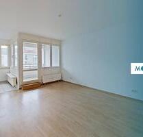 Helle 2-Zimmer Wohnung mit Loggia im Westen Berlins Helle 2-Zimmer Wohnung mit Loggia im Westen Berlins