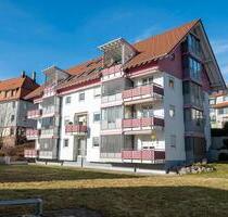 TOP! Helle 2,5 Zimmer-Wohnung mit Balkon und TG Stellplatz - Sankt Georgen im Schwarzwald
