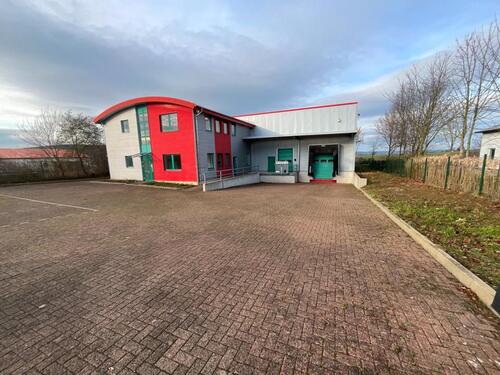 Foto - Attraktive Lager- Produktionshalle mit Bürotrakt