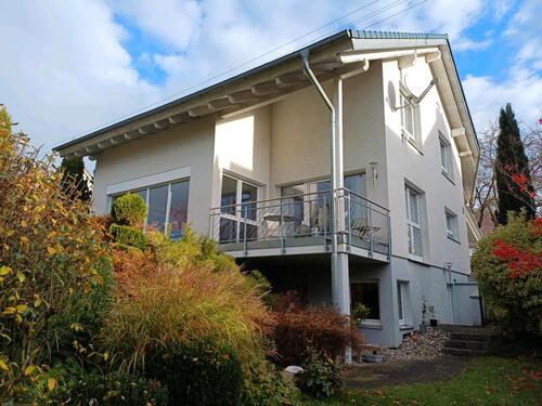 Foto - Großzügiges Einfamilienhaus mit Fernsicht und Garten