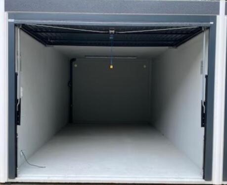 Foto - Große Garage, 7,5m zu vermieten