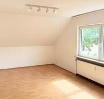Helle 2-Zimmer Dachgeschosswohnung in Mühlacker-Lienzingen