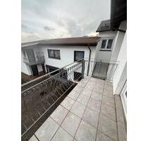 **Attraktive Wohnung mit Balkon** - Maintal