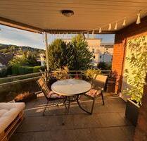 Hennef - zentral gelegene Maisonettewohnung mit Balkon und Garage - Hennef (Sieg)