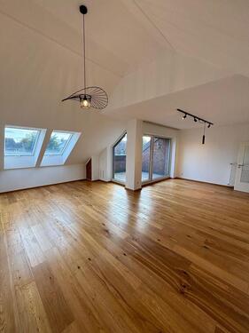 Foto - 3-Zi. 101 m² – Einbauküche, Balkon, Tiefgarage, Glasfaser