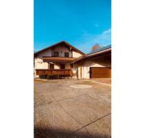 Freistehendes Einfamilienhaus - 1.250,00&nbsp;EUR Kaltmiete, ca.&nbsp; 160,00&nbsp;m&sup2; in Pilsting (PLZ: 94431)