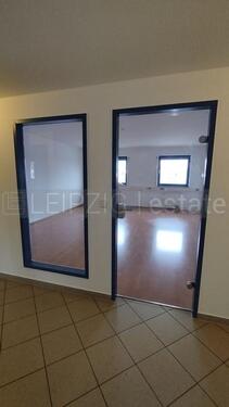 Foto - ++Direkt an der Bundesstraße 87 - Büroeinheit in einem Gewerbeobjekt mit Lift, Stellplätze vorhanden