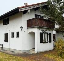 Holzkirchen - Haus mit Sanierungskonzept Grundstück