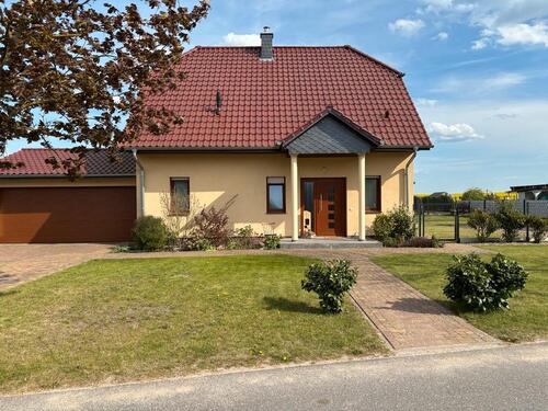 Foto - Einfamilienhaus mit Doppelgarage in Casekow zu verkaufen