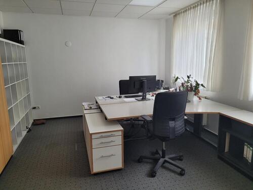 Foto - MÖBLIERTES BÜRO IN GEPFLEGTER BÜROGEMEINSCHAFT – SCHLOSS NEUHAUS
