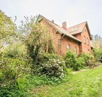 Ehemaliges Forstamt mit viel Charme und Potential + Nebengebäude - Salzhausen