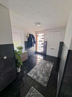 Foto - 7 Zimmer Etagenwohnung zur Miete in Helsa