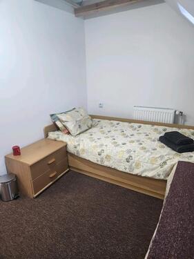Foto - Monteuer Zimmer - 25,00&nbsp;EUR Kaltmiete, ca.&nbsp; 90,00&nbsp;m&sup2;
