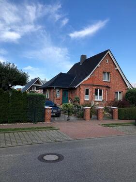 Foto - ohne Makler-Hausverkauf mit Eigentumsland an Investoren