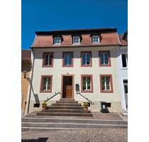 Exklusives 1-2 Familienhaus mit Hofgarten und Balkon. - Sankt Ingbert
