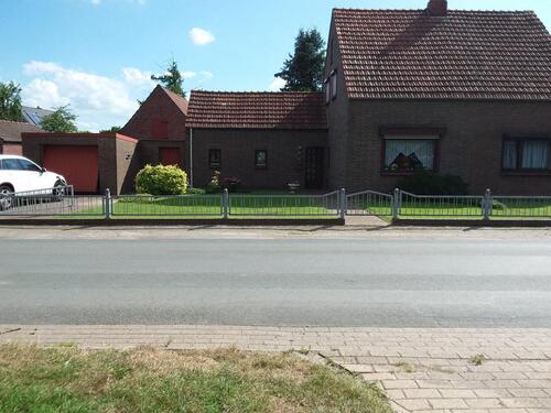 Foto - DHH mit Ausbaupotenzial und großem sonnigen Grundstück