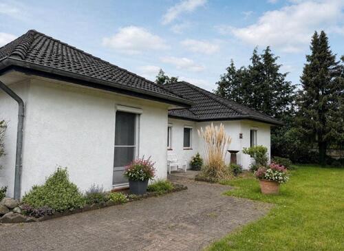 Foto - Stilvoller Bungalow in Feldrandlage mit Ausbaureserve