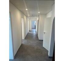 Renovierte 4,5 Zimmer Wohnung mit eigenem Gartenanteil - Pyrbaum