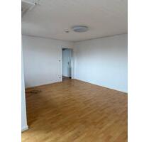 2-Zimmerwohnung Süd frisch renoviert mit Balkon - Blick über Stgt - Stuttgart Lehen