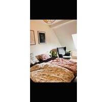 Hoch oben über DÜS - stilvolle 2-Zi.-DG-Whg. in zentraler Lage - Düsseldorf Oberbilk