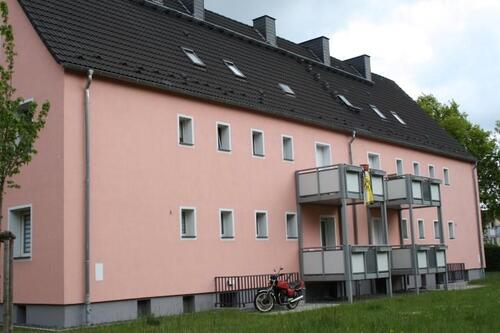 Foto - Bei VIVAWEST die Sonnenstrahlen auf dem eigenen Balkon genießen.