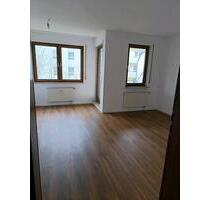 1 Zimmer Single Wohnung - 700,00&nbsp;EUR Kaltmiete, ca.&nbsp; 30,00&nbsp;m&sup2; in Leonberg (PLZ: 71229)