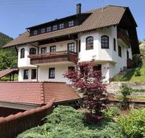 Großzügiges Mehrfamilienhaus im Landhausstil - Höfen an der Enz