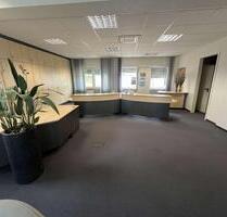 Attraktive Gewerbefläche mit großen Fensterfronten in Herford-Elverdissen – ab sofort verfügbar!