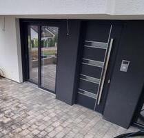 Moderne 2- Zimmer-Souterrainwohnung mit Terrasse im Neubau - Weil der Stadt