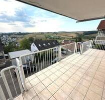 Ruhige 3-Zimmer-Whg mit Tageslichtbad und traumhafter Aussicht - Sinsheim