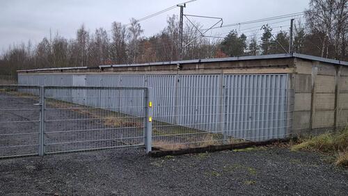 Foto - Reihen-Doppelgarage am Stadtrand