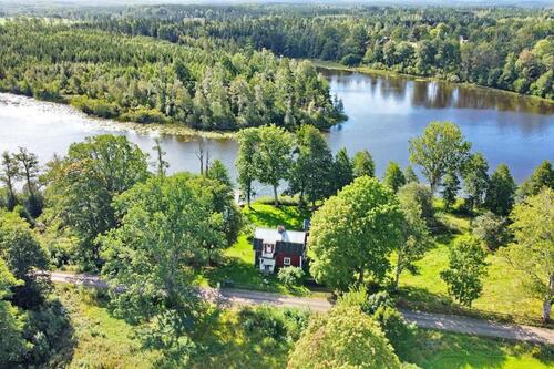 Foto - „Haus Sjöäng“, typisch rot-weißes Haus, ☀️ Småland, Schweden