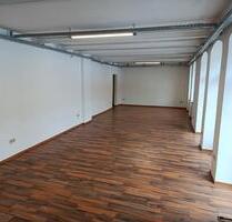 Ladengschäft in guter Lauflage, ideal für Büro Kosmetik-Studio - Freiberg