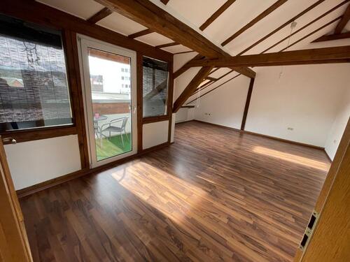 Foto - Großzügige 4 Zimmer DG-Wohnung mit EBK und Balkon