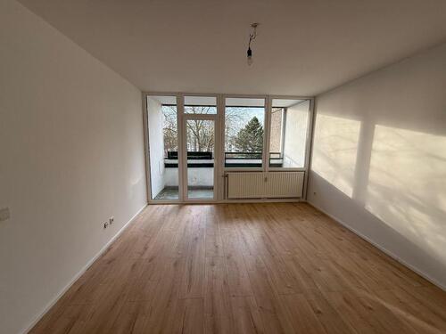 Foto - Sanierte 2-Zimmerwohnung mit Balkon in zentraler Lage