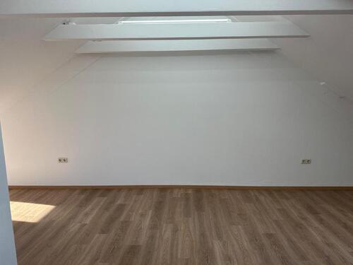 Foto - Apartment Wohnung DG neu renoviert möbliert 1,5 Zi.frei ab sofort