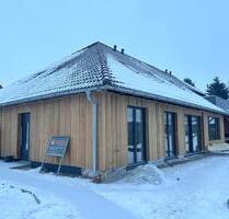 Komfortables Wohnen auf einer Ebene – schicke Erdgeschosswohnung mit einem großzügigen Garten! - Wiefelstede