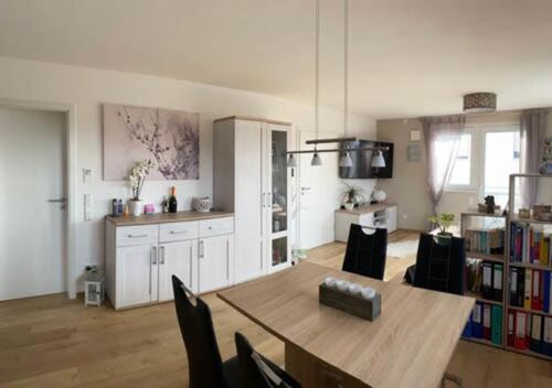 Foto - Schöne kleine 3- Zimmer-Wohnung mit Balkon und schöner Aussicht
