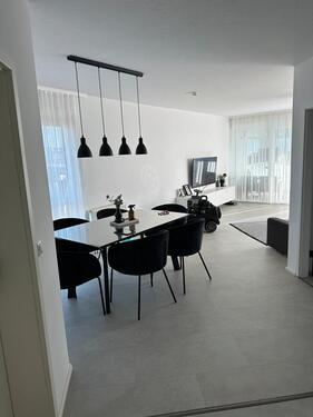 Foto - Moderne 3 Zimmer Wohnung , Einbauküche , winterbalkon und stellp